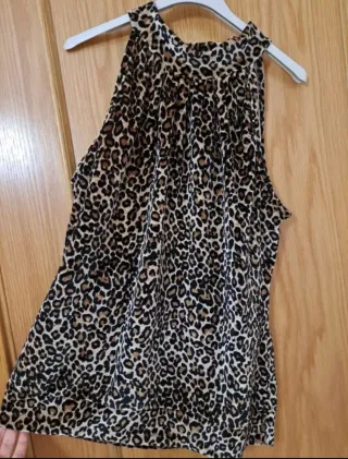 Blusa Leopardo Cuello Alto sin Mangas