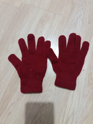 Lote guantes rojos y negros sin estrenar
