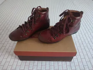 Pikolinos botín blucher rojo 39