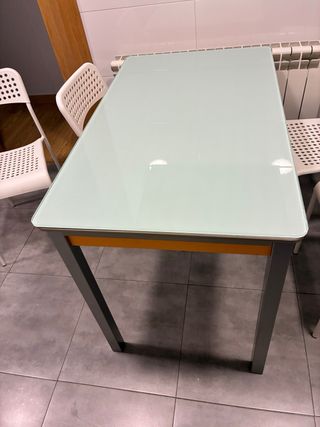 Mesa extensible cocina + 4 sillas