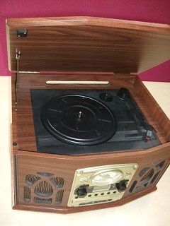 TOCADISCOS CON RADIO-CD/MP3-USB-SD-CASSETE