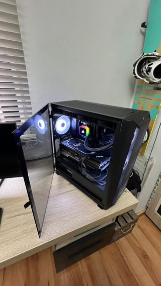 COHETE: INTEL I7 13700, RTX 4080, RAM CRS32gb, 4TB