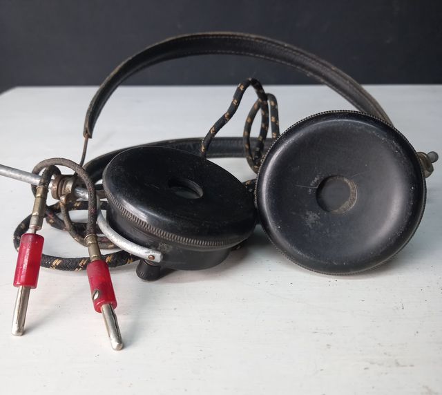 CUSTODIA CON AURICOLARI ANTICA