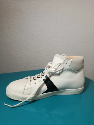 Zapatillas Zara Blancas y Negras