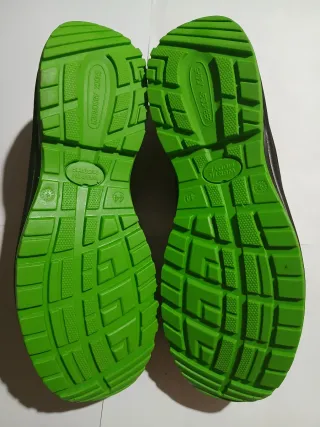 Zapatos de seguridad Wurth negros y verdes