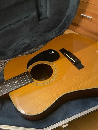 Guitarra Acústica Epiphone by Gibson
