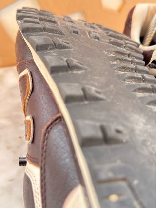 Zapatillas New Balance Marrones y Beige