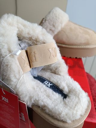 Zuecos UGG Beige Plataforma Talla 39