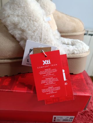 Zuecos UGG Beige Plataforma Talla 39