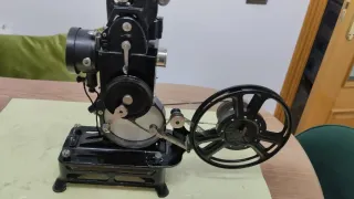 Proyector Pathé Baby 9,5mm