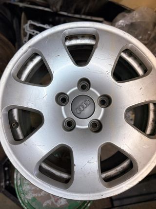 4 Llantas Audi 7x15 ET39