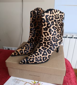 Botines piel animal print nuevos Talla 38