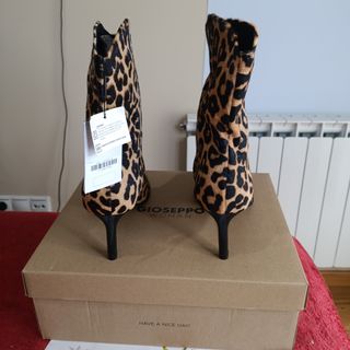 Botines piel animal print nuevos Talla 38