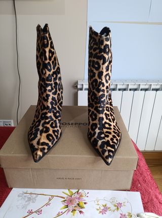 Botines piel animal print nuevos Talla 38