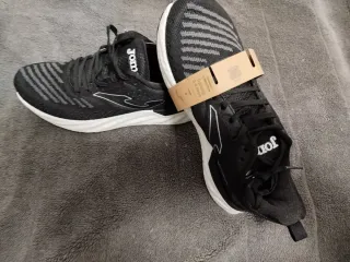 Zapatillas Joma Running Negras y Blancas