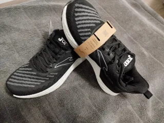 Zapatillas Joma Running Negras y Blancas
