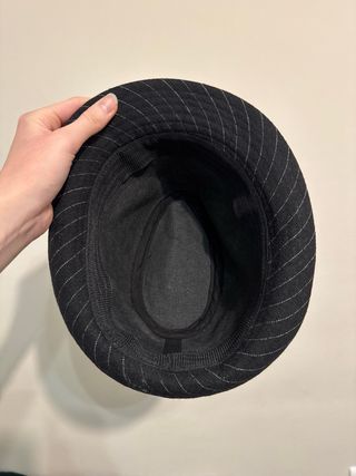 2 Cappelli neri a righe