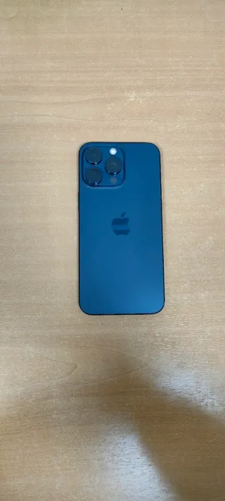 iPhone 15 Pro Max. Color: Azul Marino