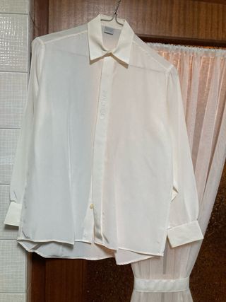 Traje de comunión azul con detalles dorados