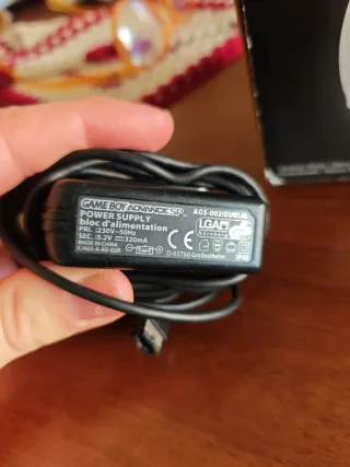 Nintendo Game Boy Advance SP Roja Charizard