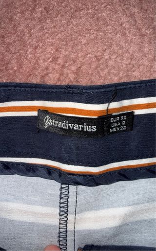 Shorts altos Stradivarius Rayas Marino Talla XXS