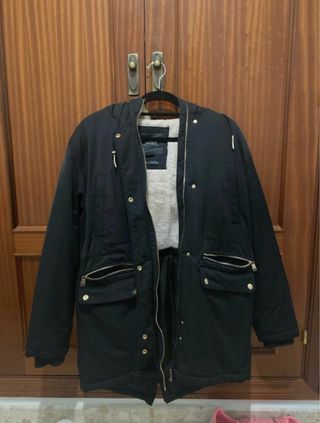 Chaquetón negro con forro polar