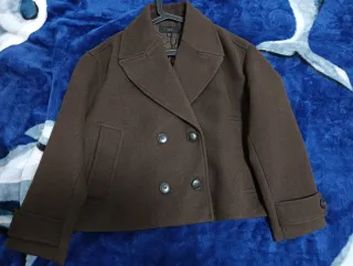 Abrigo corto Zara marrón mujer