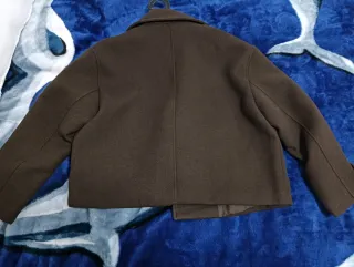 Abrigo corto Zara marrón mujer