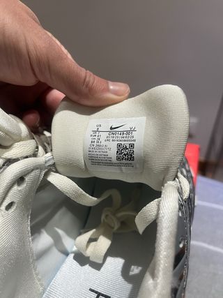 Nike P6000 Plata y Blanco