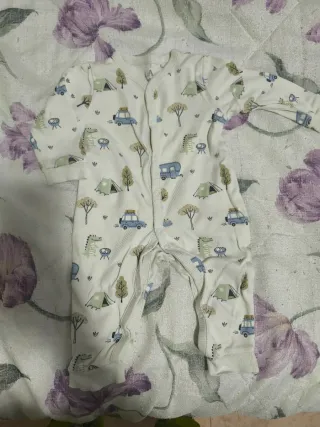 Pijama bebé estampado camping