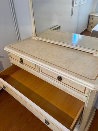 Lote habitación : Cama doble, tocador y 2 mesitas