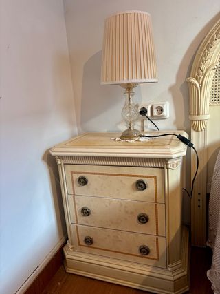 Lote habitación : Cama doble, tocador y 2 mesitas