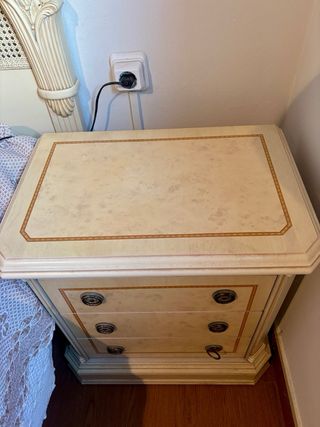 Lote habitación : Cama doble, tocador y 2 mesitas