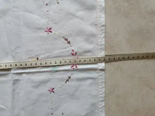 Centrino Vintage Ricamato a Mano