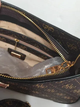 Bolso Guess de hombro