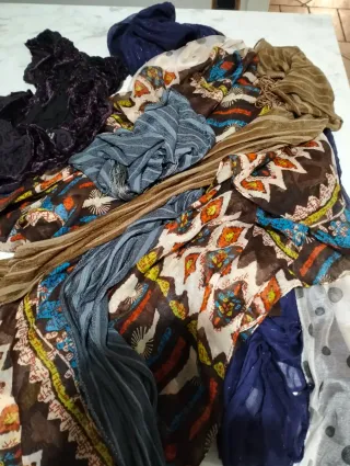 Lotto foulard blu e multicolor