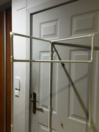 Perchero con estante