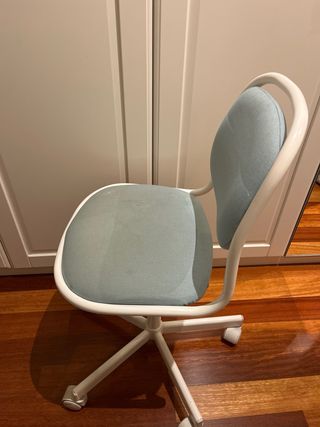 Silla giratoria Ikea infantil azul