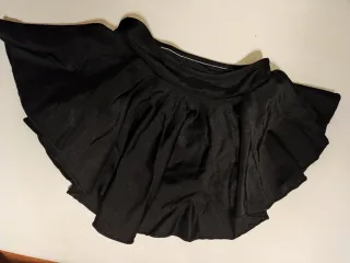 Falda patinaje lycra con mucho vuelo para niña