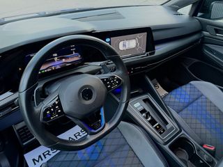 Volkswagen Golf R AKRAPOVIC