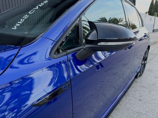 Volkswagen Golf R AKRAPOVIC