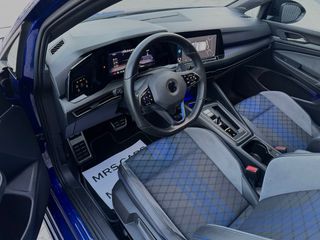 Volkswagen Golf R AKRAPOVIC