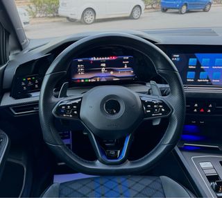 Volkswagen Golf R AKRAPOVIC