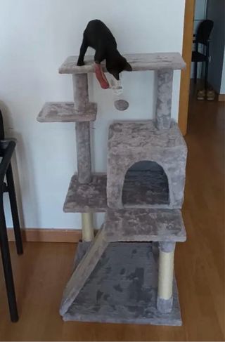 Rascador para gatos gris