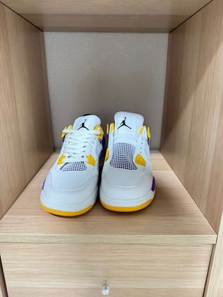 Zapatillas Jordan Blancas Morado y Amarillo