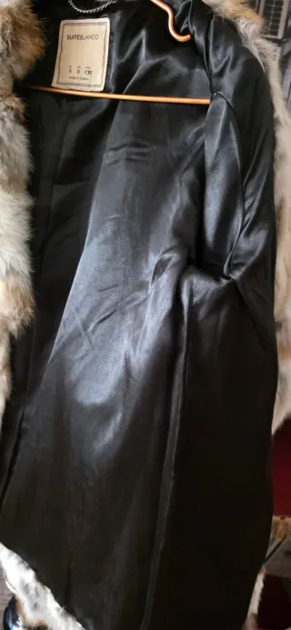 Abrigo de piel de conejo tricolor