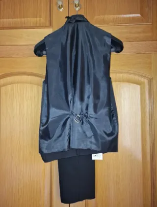 Traje de novio negro a estrenar