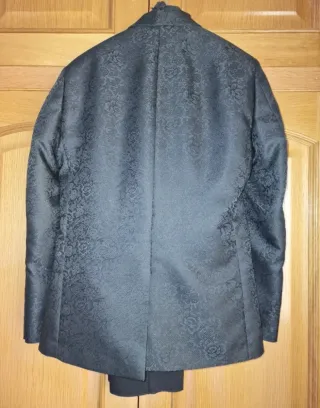 Traje de novio negro a estrenar