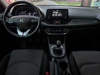 184€/Mes Hyundai i30 1.0TGDi 120cv 5 puertas  2017
