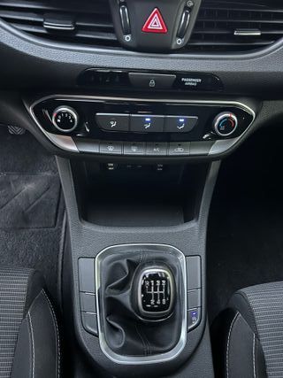 184€/Mes Hyundai i30 1.0TGDi 120cv 5 puertas  2017